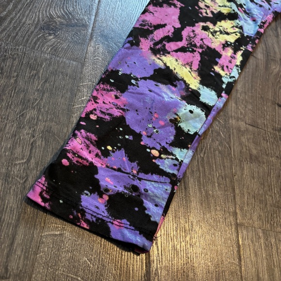 LuLaRoe Women’s Leggings in Pink, Purple, Yellow, and Black - Picture 2 of 5
